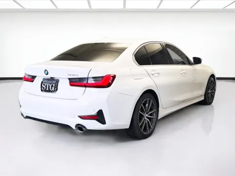 More photos of 2021 BMW 3 Series 330i at KarGenie, CA