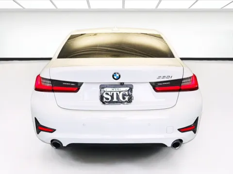 More photos of 2021 BMW 3 Series 330i at KarGenie, CA