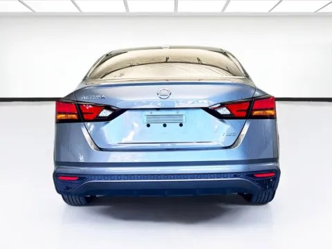 More photos of 2019 Nissan Altima 2.5 S at KarGenie, CA