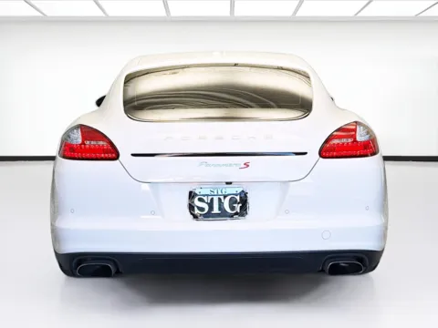 More photos of 2012 Porsche Panamera 2 at KarGenie, CA