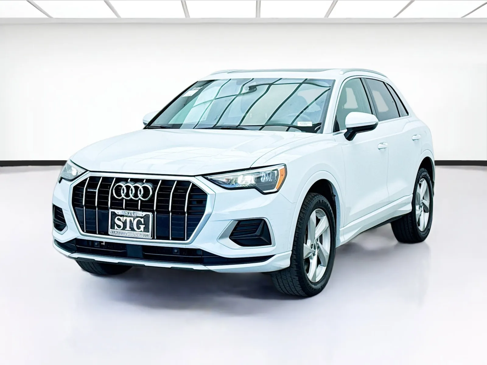 White 2020 Audi Q3 Premium quattro for sale in Montclair, CA