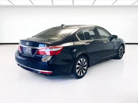 More photos of 2017 Honda Accord Hybrid EX-L at KarGenie, CA
