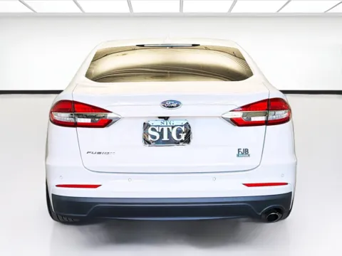 More photos of 2020 Ford Fusion SE at KarGenie, CA