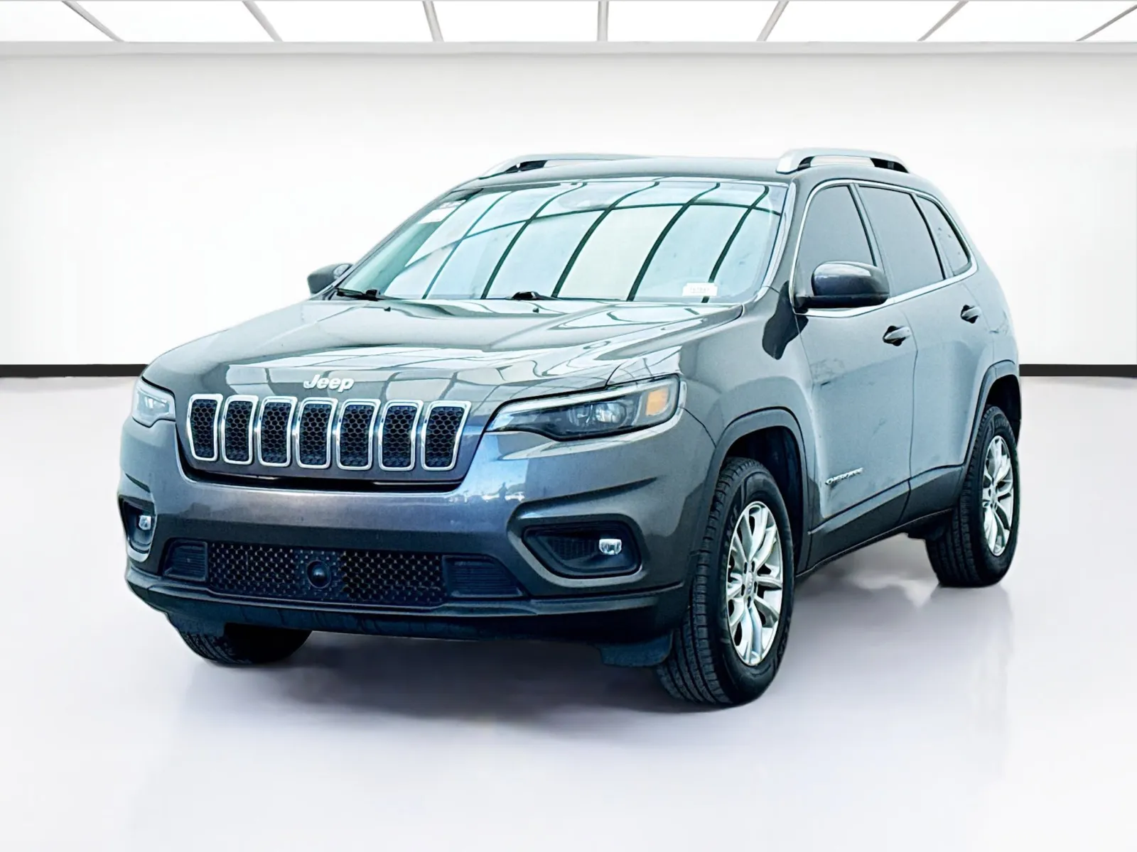 Gray 2021 Jeep Cherokee Latitude Lux for sale in Montclair, CA