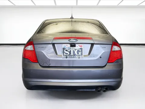 More photos of 2012 Ford Fusion SE at KarGenie, CA