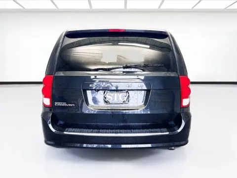 More photos of 2020 Dodge Grand Caravan SE at KarGenie, CA