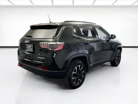 More photos of 2021 Jeep Compass Trailhawk at KarGenie, CA