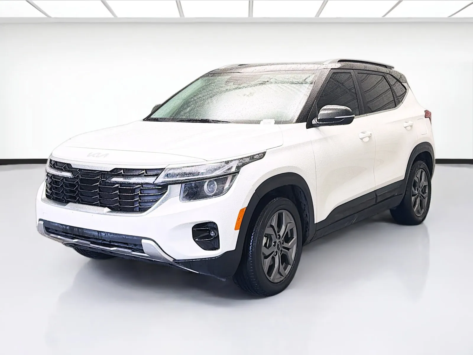 White 2024 Kia Seltos S for sale in Montclair, CA