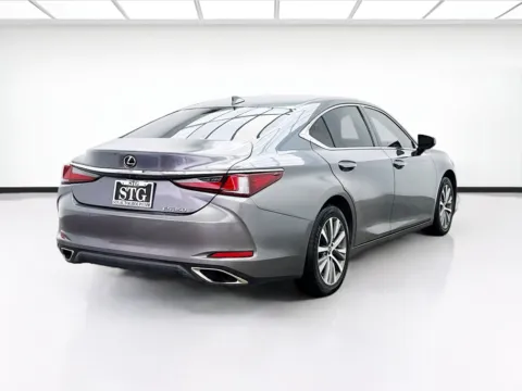 More photos of 2019 Lexus ES 350 Luxury at KarGenie, CA