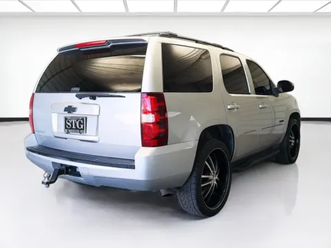 More photos of 2013 Chevrolet Tahoe LS at KarGenie, CA