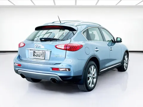 More photos of 2017 INFINITI QX50 3.7 V6 PREMIUM & PREMIUM PLUS PACKAGES at KarGenie, CA