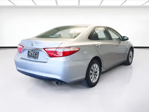 More photos of 2015 Toyota Camry LE at KarGenie, CA