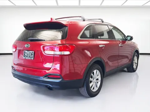 More photos of 2018 Kia Sorento LX at KarGenie, CA