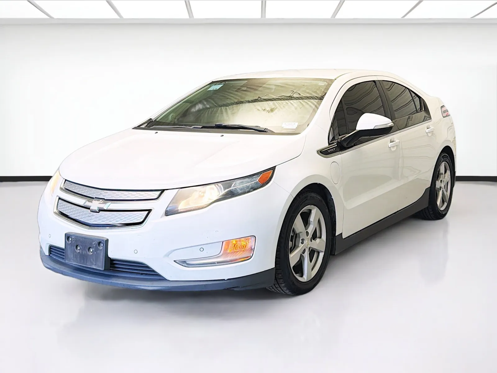 White 2014 Chevrolet Volt for sale in Montclair, CA