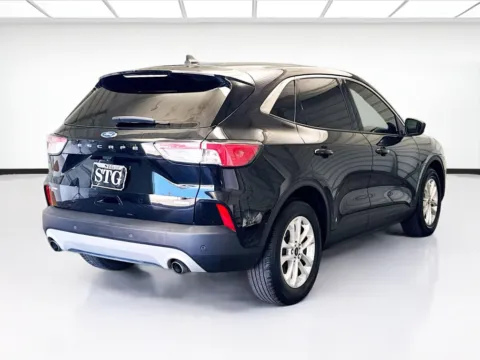 More photos of 2020 Ford Escape SE at KarGenie, CA