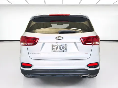 More photos of 2019 Kia Sorento LX at KarGenie, CA