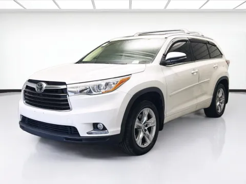 Black 2015 Toyota Highlander Limited for sale in Montclair, CA