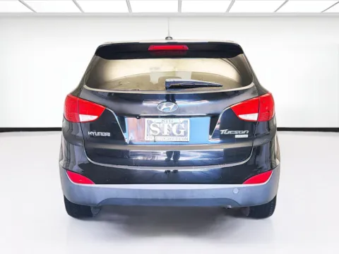 More photos of 2012 Hyundai Tucson Limited at KarGenie, CA