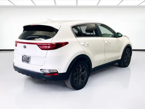 More photos of 2022 Kia Sportage LX at KarGenie, CA