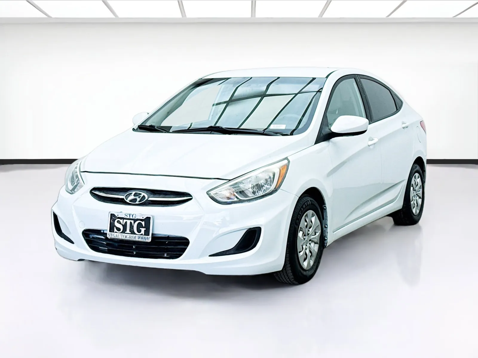 White 2017 Hyundai Accent SE for sale in Montclair, CA