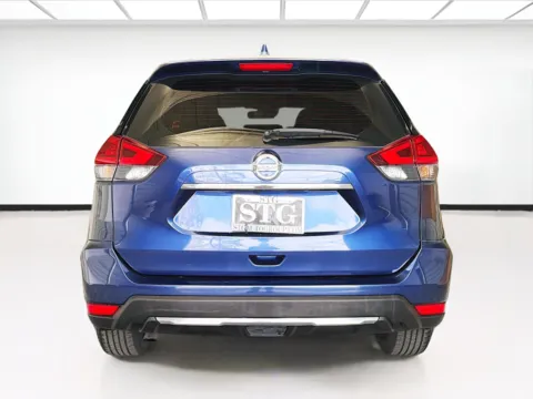 More photos of 2019 Nissan Rogue S at KarGenie, CA