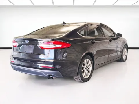 More photos of 2019 Ford Fusion SE at KarGenie, CA