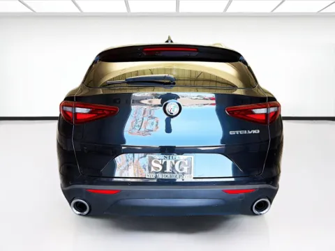 More photos of 2020 Alfa Romeo Stelvio at KarGenie, CA