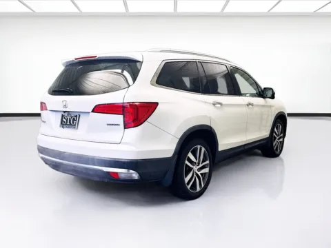 More photos of 2016 Honda Pilot Touring at KarGenie, CA