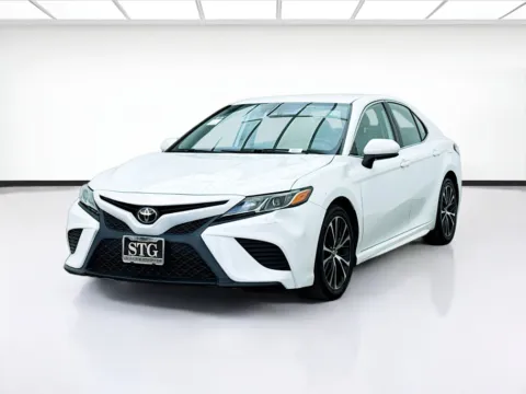 White 2019 Toyota Camry SE for sale in Montclair, CA