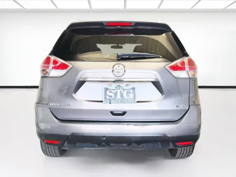 More photos of 2015 Nissan Rogue SV at KarGenie, CA