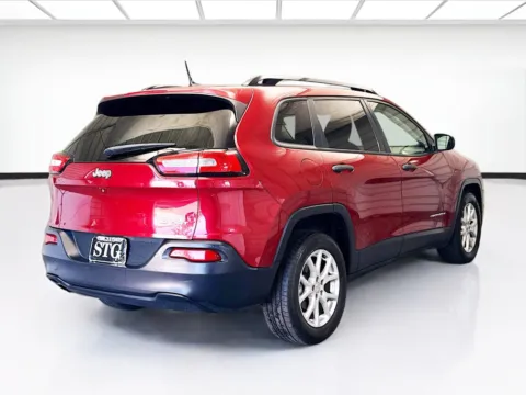 More photos of 2017 Jeep Cherokee Sport at KarGenie, CA