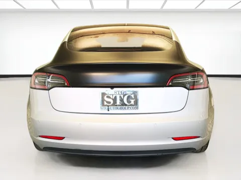 More photos of 2018 Tesla Model 3 Long Range at KarGenie, CA