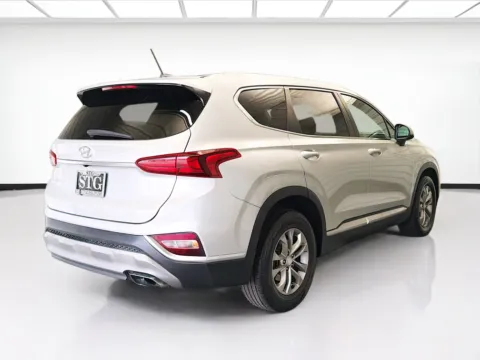 More photos of 2020 Hyundai Santa Fe SE at KarGenie, CA