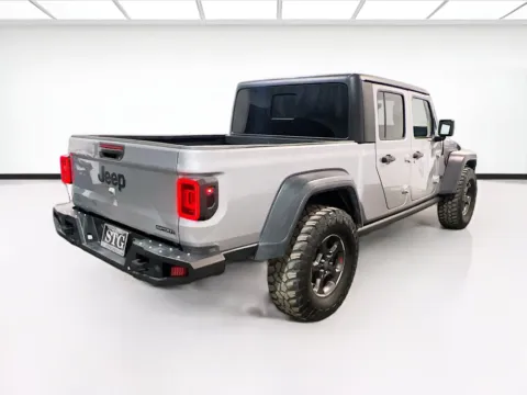 More photos of 2020 Jeep Gladiator Sport S at KarGenie, CA