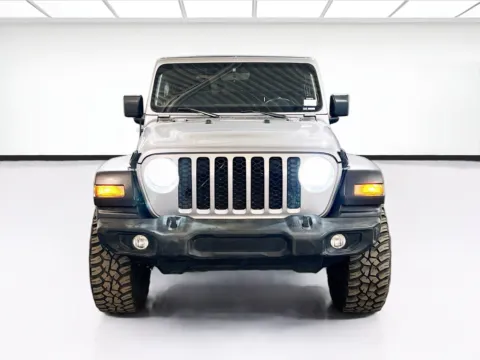 Photos of 2020 Jeep Gladiator Sport S for sale in Montclair, CA at KarGenie