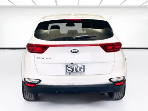 More photos of 2022 Kia Sportage LX at KarGenie, CA