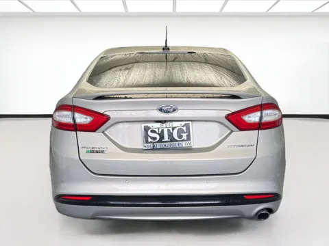 More photos of 2016 Ford Fusion Energi Titanium at KarGenie, CA