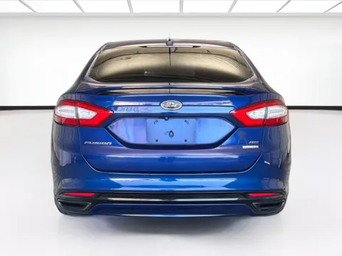 More photos of 2015 Ford Fusion SE at KarGenie, CA