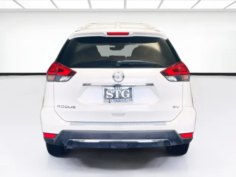 More photos of 2020 Nissan Rogue SV at KarGenie, CA