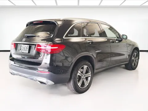 More photos of 2019 Mercedes-Benz GLC 300 4MATIC w/Designo Nappa Leather Package at KarGenie, CA