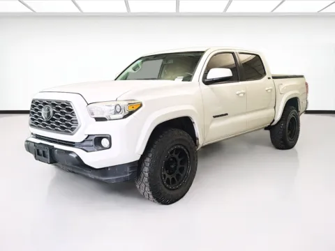 Red 2017 Toyota Tacoma SR5 for sale in Montclair, CA