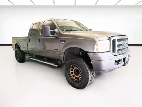 Another view of 2006 Ford Super Duty F-250 for sale in Montclair, CA at KarGenie