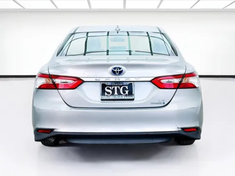 More photos of 2020 Toyota Camry Hybrid LE at KarGenie, CA