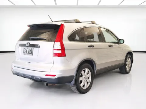 More photos of 2011 Honda CR-V SE at KarGenie, CA