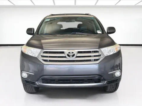 Photos of 2012 Toyota Highlander SE for sale in Montclair, CA at KarGenie