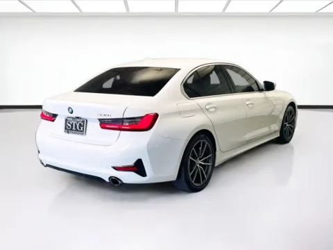 More photos of 2020 BMW 3 Series 330i at KarGenie, CA