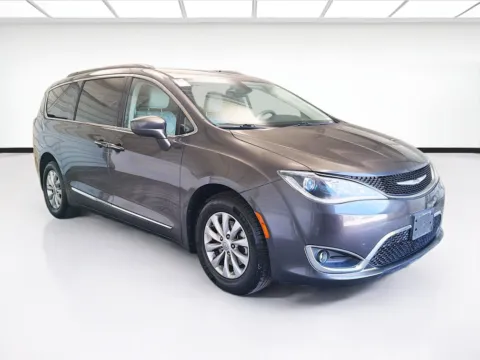 Another view of 2017 Chrysler Pacifica Touring-L for sale in Montclair, CA at KarGenie