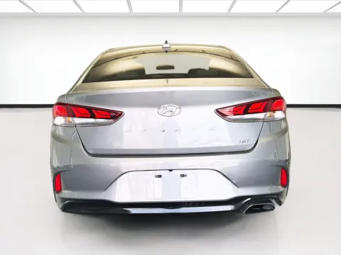 More photos of 2018 Hyundai Sonata Eco at KarGenie, CA