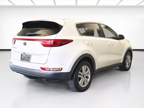 More photos of 2017 Kia Sportage LX at KarGenie, CA