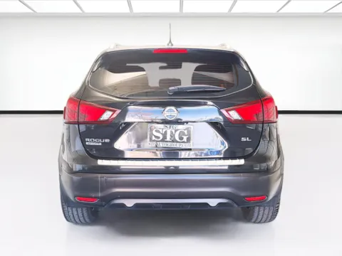 More photos of 2017 Nissan Rogue Sport SL at KarGenie, CA